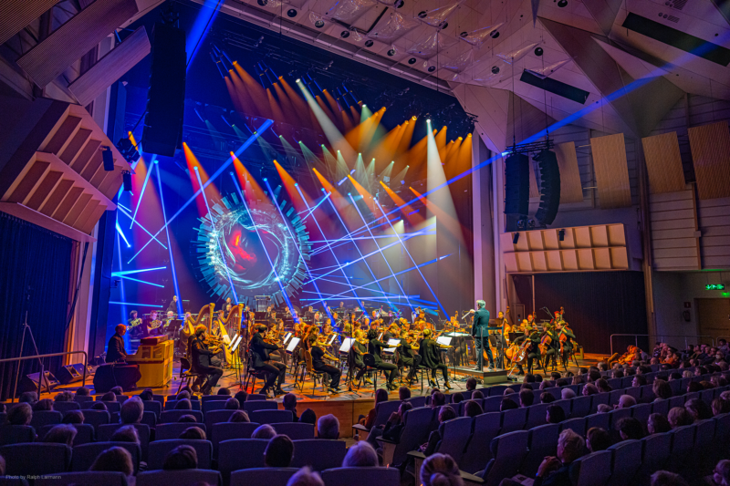 Valossa Mikki Kunttu -Tampere Filharmonia: Planets