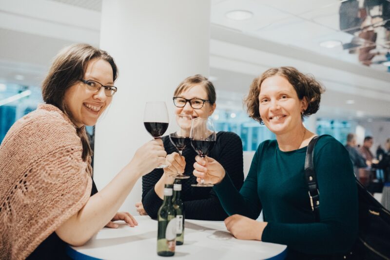 Ihmisiä Tampere-talossa