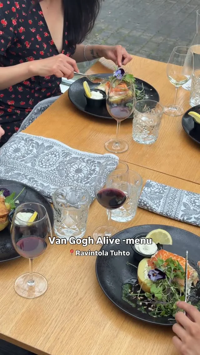 Joko sinä maistoit Van Gogh Alive -menun Ravintola Tuhtossa?😍 Menu on saanut inspiraationsa Vincent Van Goghilta ja se on saatavana myös vegaanisena.

Saat menun edullisemmin Van Gogh Alive -näyttelyn lippuasi näyttämällä!🥰

🌻 34 € näyttelylipulla
🌻 39 € ilman lippua

Menu on tarjolla 17.8. saakka Ravintola Tuhton aukioloaikojen mukaan. Muista tehdä pöytävaraus!🥰👉 ravintolatuhto.fi

@ravintolatuhto #ravintolatuhto #vangoghalive #tamperetalo #tampere